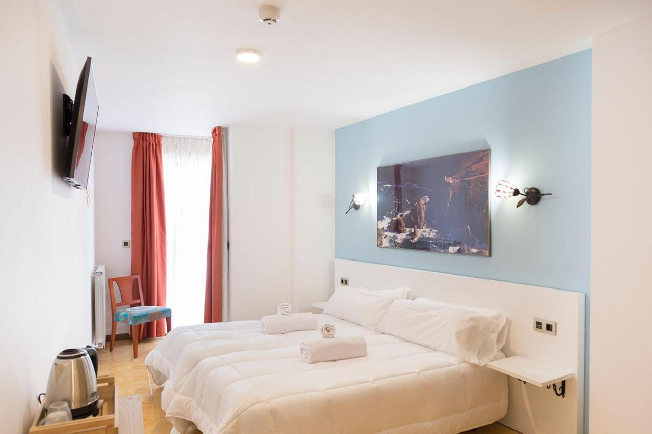 Stellae Luscofusco Hotel ซานติอาโก เด กอมโปสเตลา ภายนอก รูปภาพ